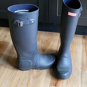 Dark grey Hunter Rubber boots size 8